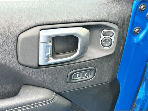 Used 2023 Jeep Wrangler Unlimited Sahara w/ Cold Weather Group image 19