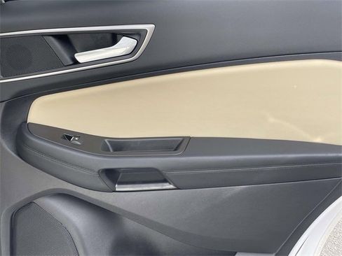 Used 2021 Ford Edge SEL w/ Convenience Package image 26