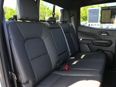 Certified 2024 Chevrolet Colorado LT w/ LT Convenience Package III image 12