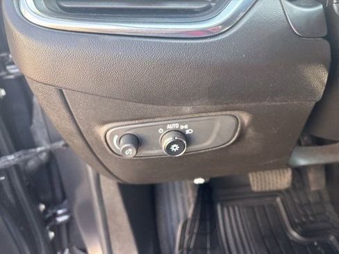 Used 2022 Chevrolet Equinox LT image 19