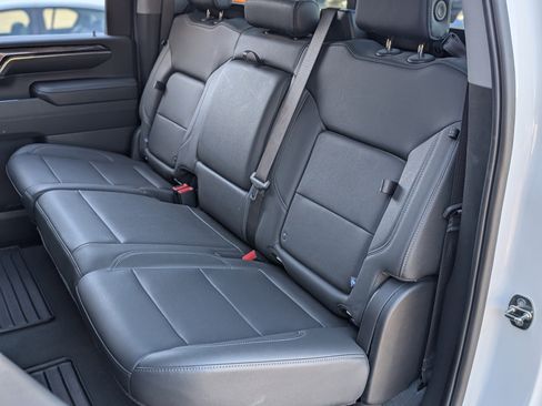 Used 2024 Chevrolet Silverado 2500 LTZ w/ LTZ Plus Package image 18