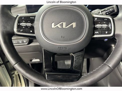 Used 2025 Kia Carnival SX Prestige FWD image 21