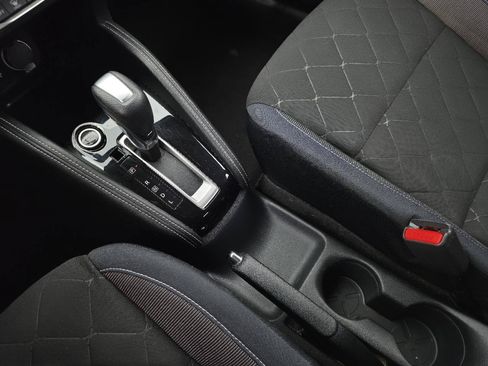 Used 2018 Nissan Kicks SV FWD image 34