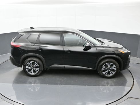 Used 2023 Nissan Rogue SV image 35