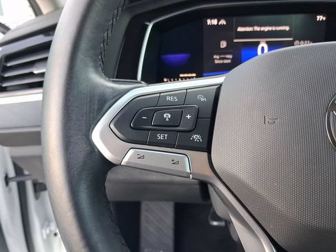Certified 2022 Volkswagen Jetta SE FWD image 19