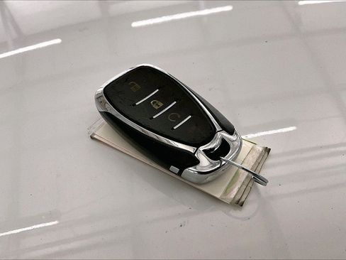 Used 2020 Chevrolet Bolt LT image 9