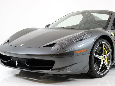 Certified 2013 Ferrari 458 Spider RWD image 19