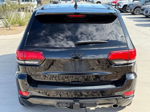 Used 2017 Jeep Grand Cherokee Altitude image 6