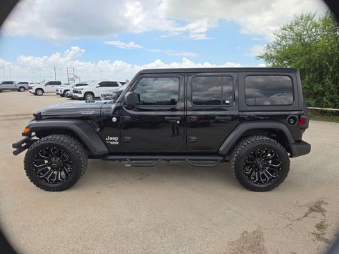 Used 2020 Jeep Wrangler Unlimited Sport S AWD/4WD image 7