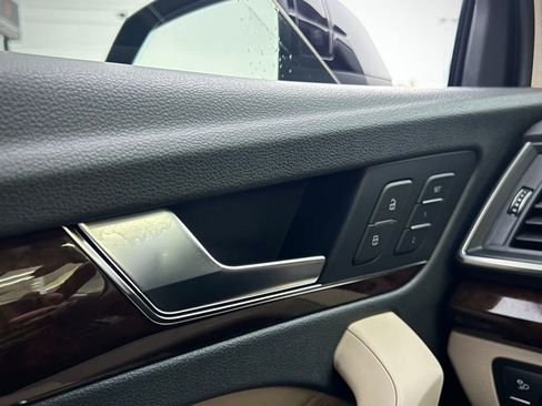 Used 2019 Audi Q5 Prestige w/ Prestige Package image 45
