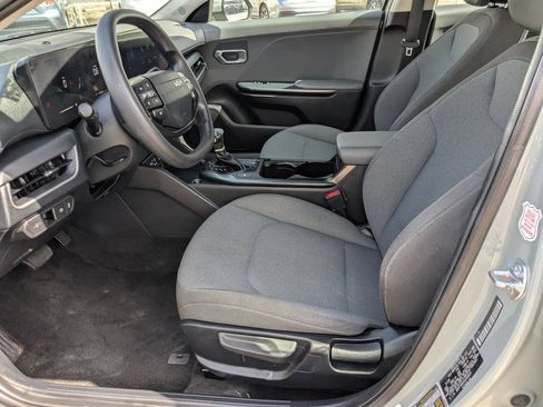 Used 2025 Kia K4 FWD image 11