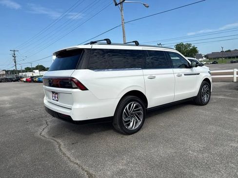 Used 2025 Lincoln Navigator L Reserve AWD/4WD image 26