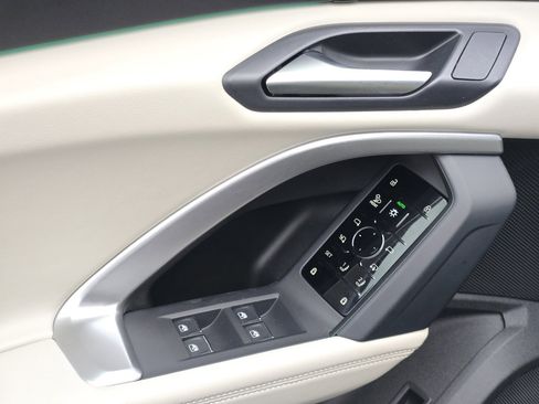 Certified 2025 Audi Q5 Prestige image 39