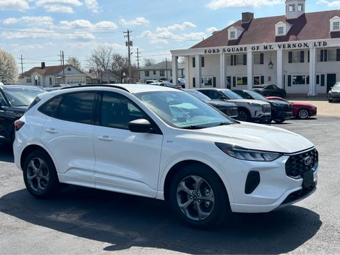 Used 2024 Ford Escape ST-Line image 3