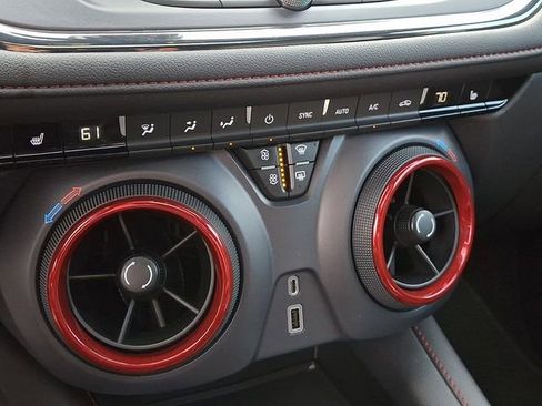 Used 2022 Chevrolet Blazer RS AWD/4WD image 28