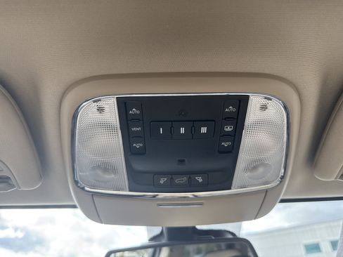 Used 2014 Jeep Grand Cherokee Overland w/ Advanced Technology Group image 29