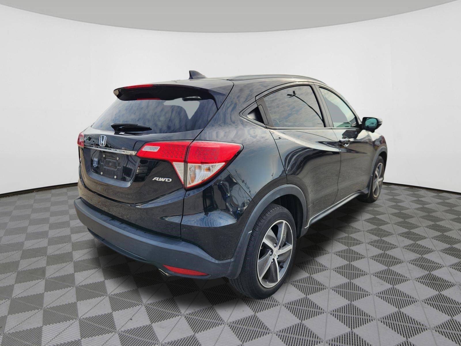 Used 2022 Honda HR-V EX-L image 4