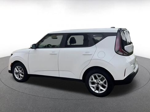 Used 2025 Kia Soul LX w/ LX Technology Package image 10