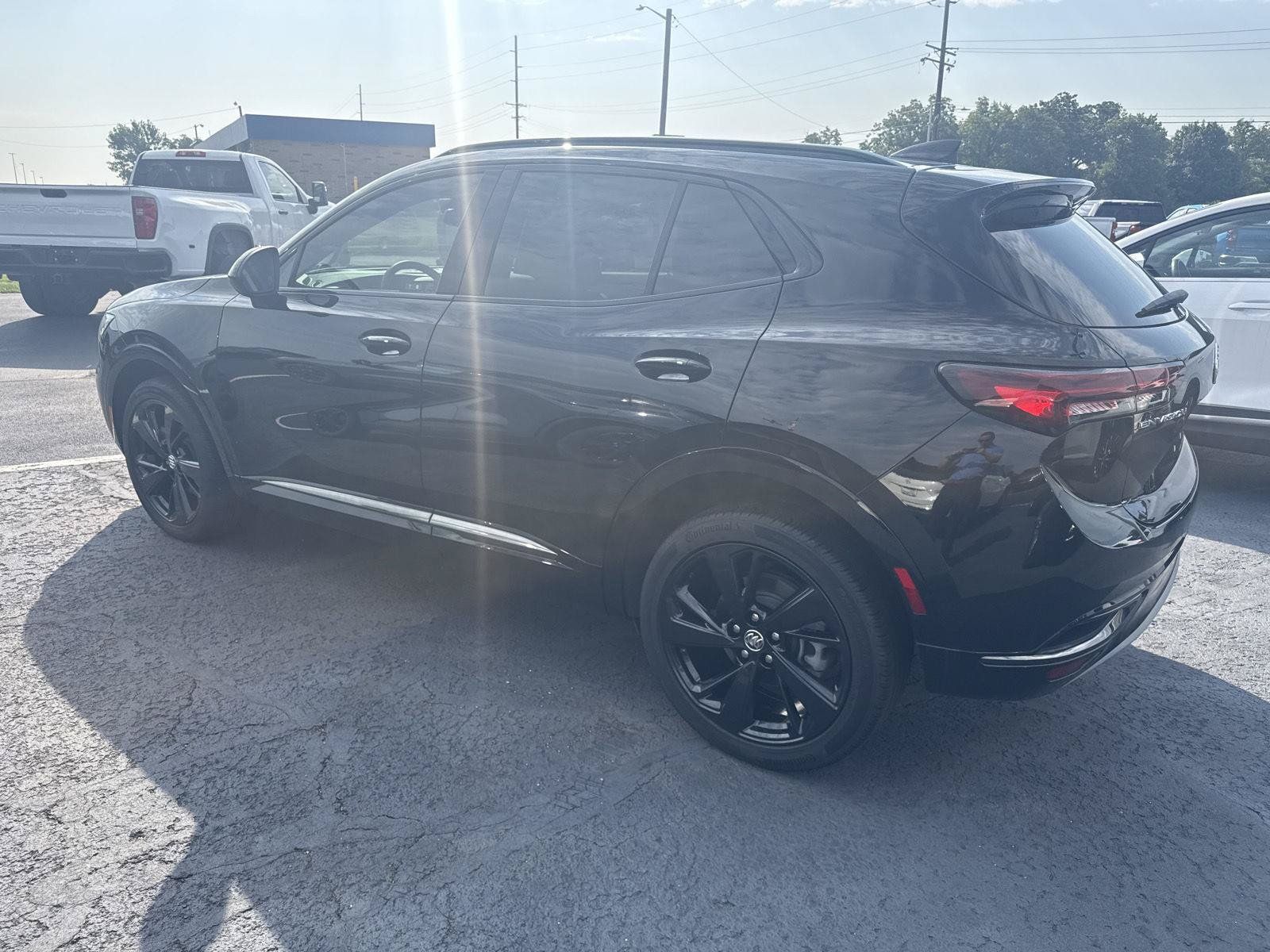 Used 2023 Buick Envision Preferred FWD image 2