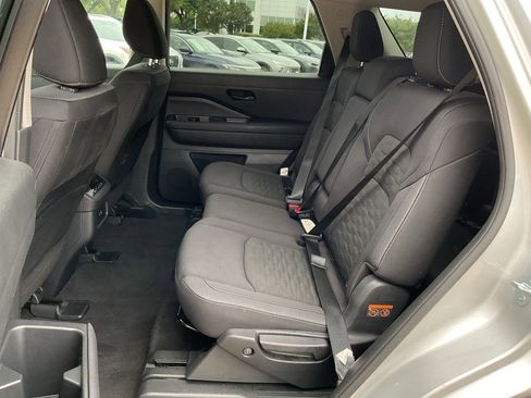 Used 2025 Nissan Pathfinder SV FWD image 14