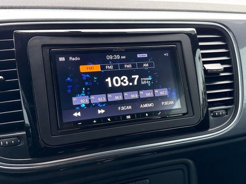 Used 2013 Volkswagen Beetle 2.5 image 19