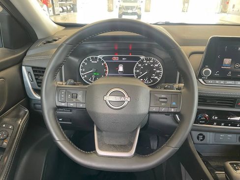 Certified 2026 Nissan Rogue SV FWD image 12