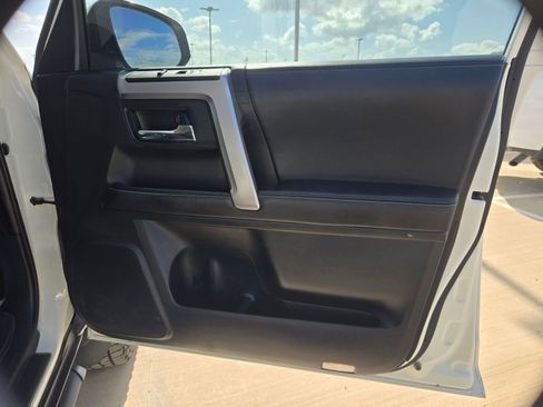 Used 2022 Toyota 4Runner SR5 Premium w/ Moonroof Package AWD/4WD image 25