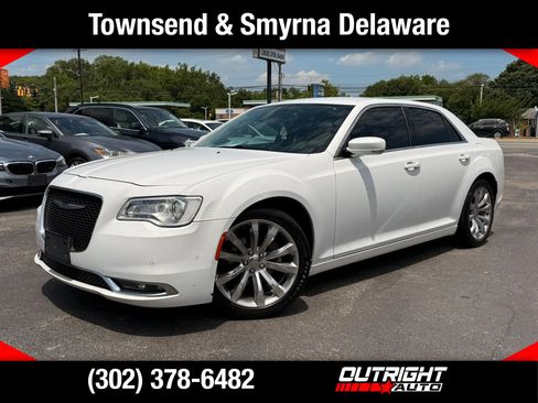 Used 2019 Chrysler 300 Touring L w/ Quick Order Package 22F RWD image 1