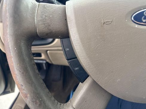 Used 2007 Ford Taurus SEL FWD image 17