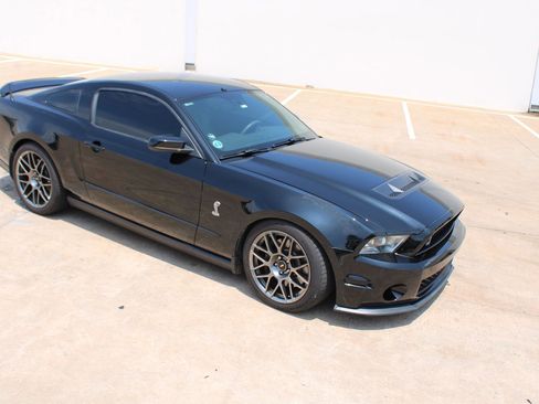Used 2012 Ford Mustang Shelby GT500 w/ SVT Performance Pkg RWD image 32