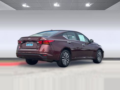Used 2023 Nissan Altima 2.5 SV image 8