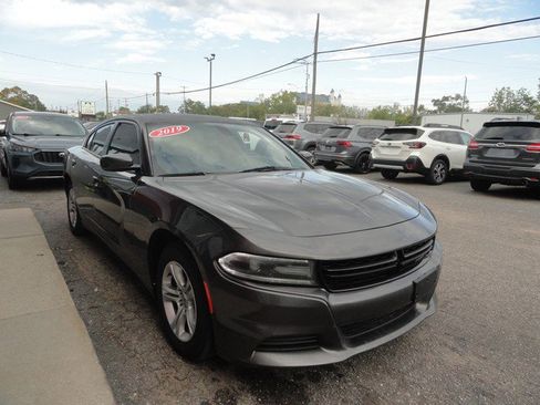 Used 2019 Dodge Charger SXT w/ Leather Interior Group image 5