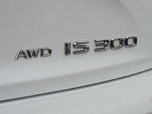 Used 2018 Lexus IS 300 F Sport w/ F Sport Package image 29