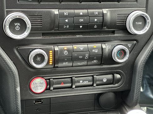 Certified 2018 Ford Mustang Coupe image 19