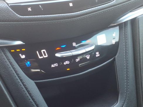Used 2021 Cadillac XT5 Premium Luxury FWD image 26