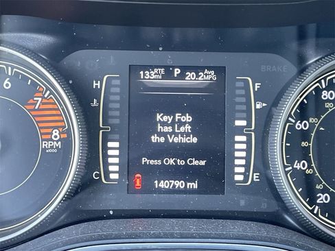 Used 2019 Jeep Cherokee Latitude Plus w/ Comfort/Convenience Group image 30