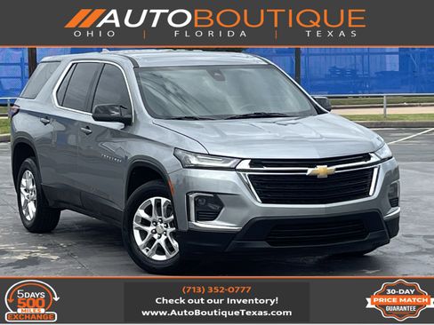 Used 2023 Chevrolet Traverse LS FWD image 1