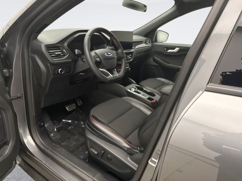 Used 2024 Ford Escape ST-Line w/ Tech Pack #1 AWD/4WD image 10