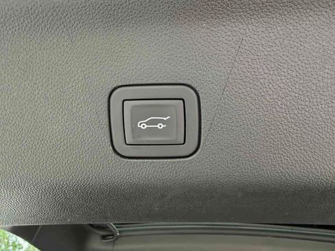 Used 2025 Cadillac Escalade Sport w/ Touring Package AWD/4WD image 33