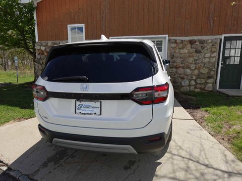 Used 2024 Honda Pilot EX-L image 7