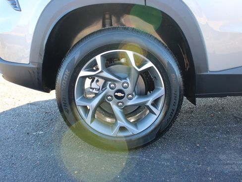 New 2026 Chevrolet Trax LT image 13