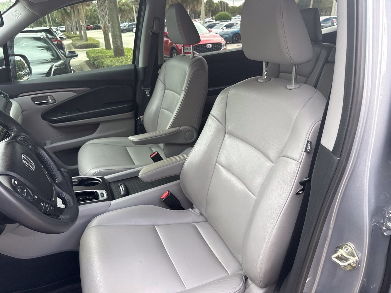 Used 2017 Honda Pilot EX-L image 2