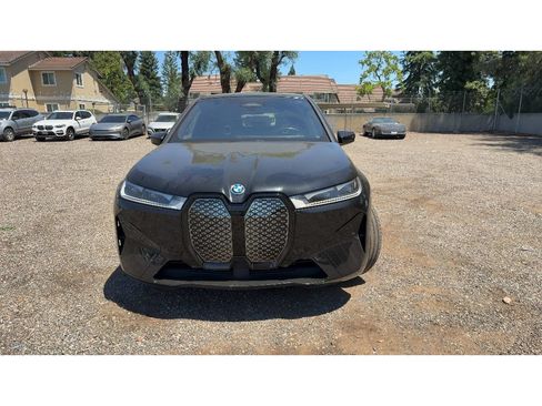 Used 2023 BMW iX xDrive50 w/ Sport Package AWD/4WD image 3