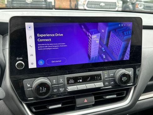 Used 2025 Toyota Grand Highlander AWD image 23