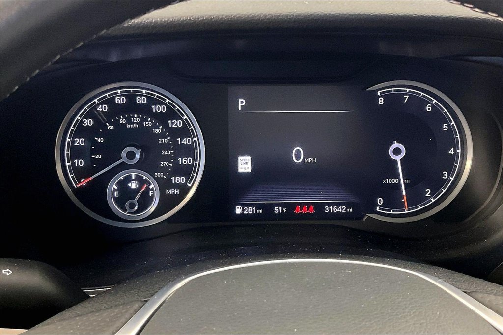 Used 2025 Genesis G70 2.5T RWD image 24