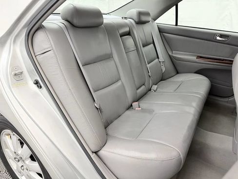 Used 2002 Toyota Camry LE FWD image 16