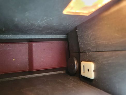 Used 2011 Chevrolet Equinox LT w/ Driver Convenience Package image 24