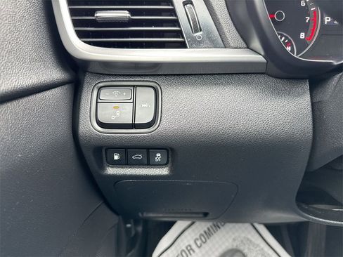 Used 2020 Kia Optima SX image 18