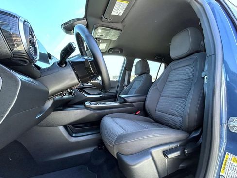 Used 2025 Chevrolet Equinox LT AWD/4WD image 11