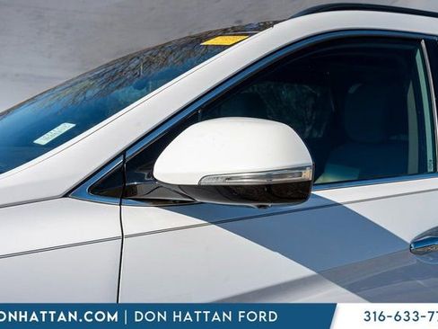 Used 2017 Hyundai Santa Fe Limited image 30